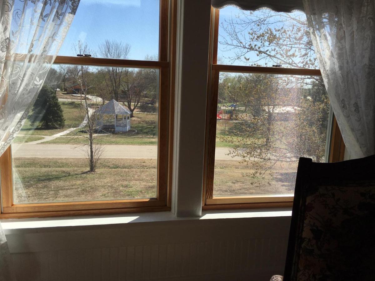 Attwood House Bed And Breakfast Near Manhattan, Ks Randolph Ngoại thất bức ảnh