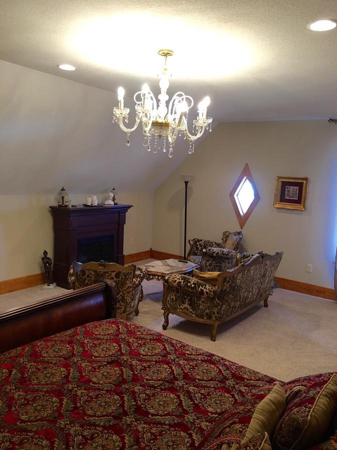 Attwood House Bed And Breakfast Near Manhattan, Ks Randolph Ngoại thất bức ảnh