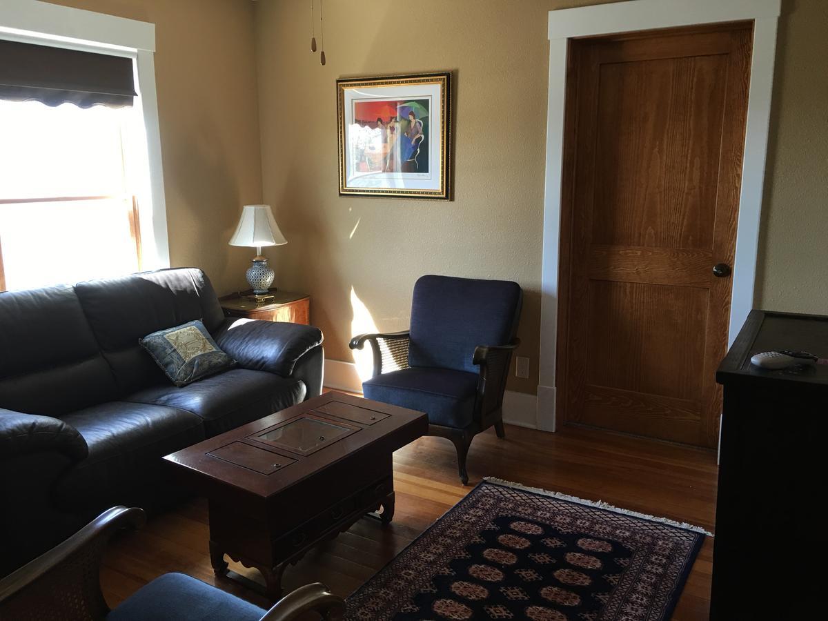 Attwood House Bed And Breakfast Near Manhattan, Ks Randolph Ngoại thất bức ảnh